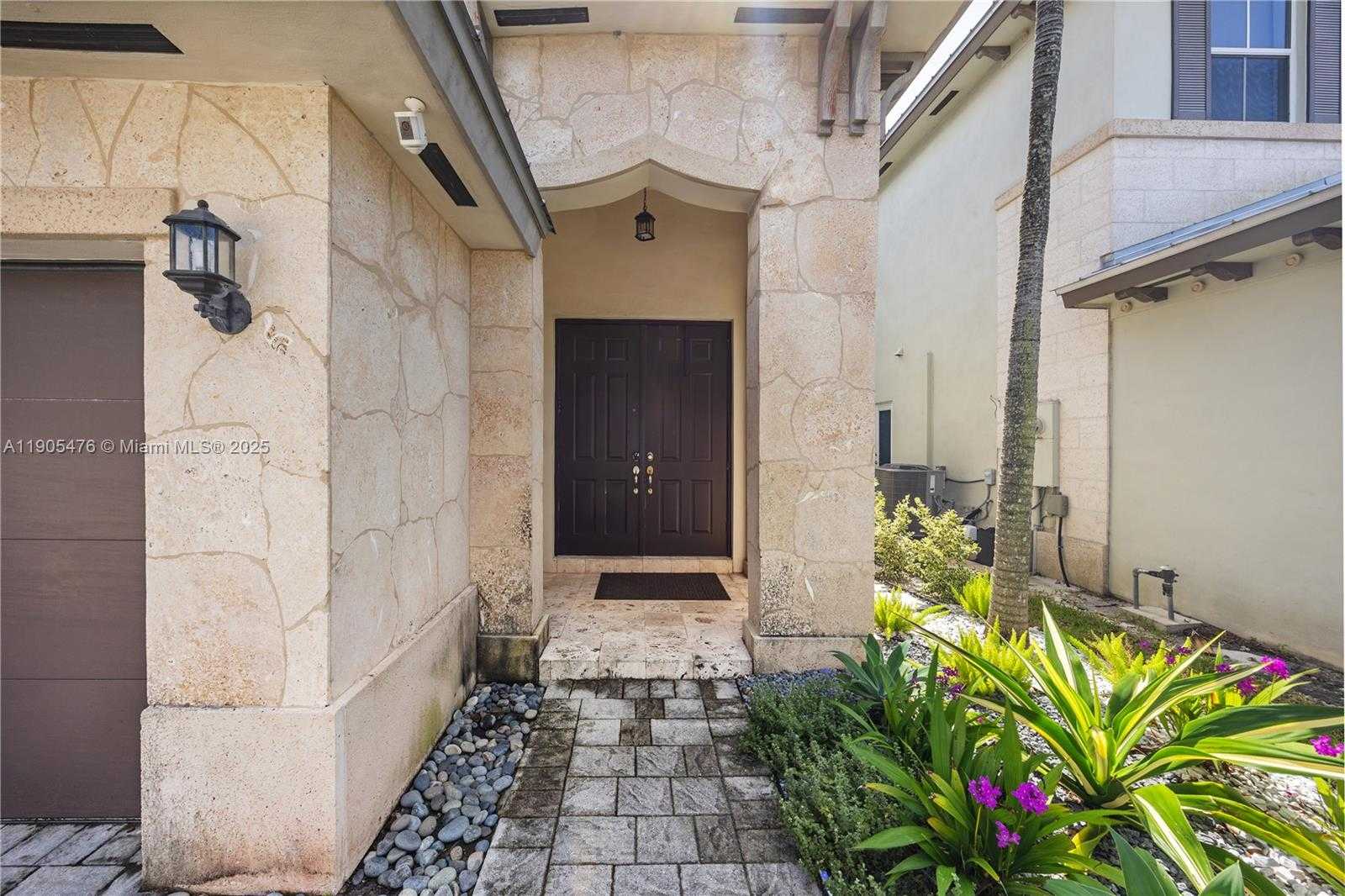 Small Image of 10470 NORTH WEST 69TH TER, Doral Number 11