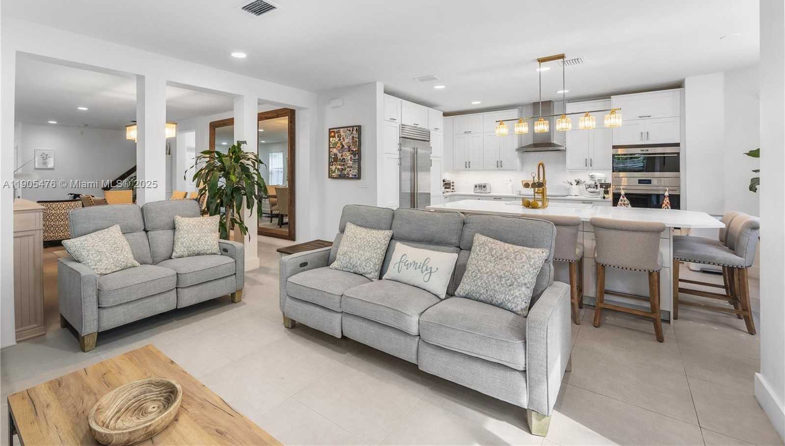 Small Image of 10470 NORTH WEST 69TH TER, Doral Number 20