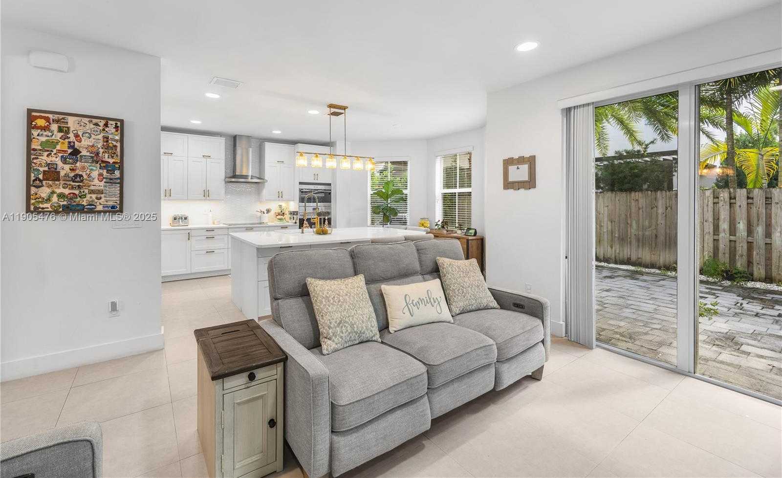 Small Image of 10470 NORTH WEST 69TH TER, Doral Number 24