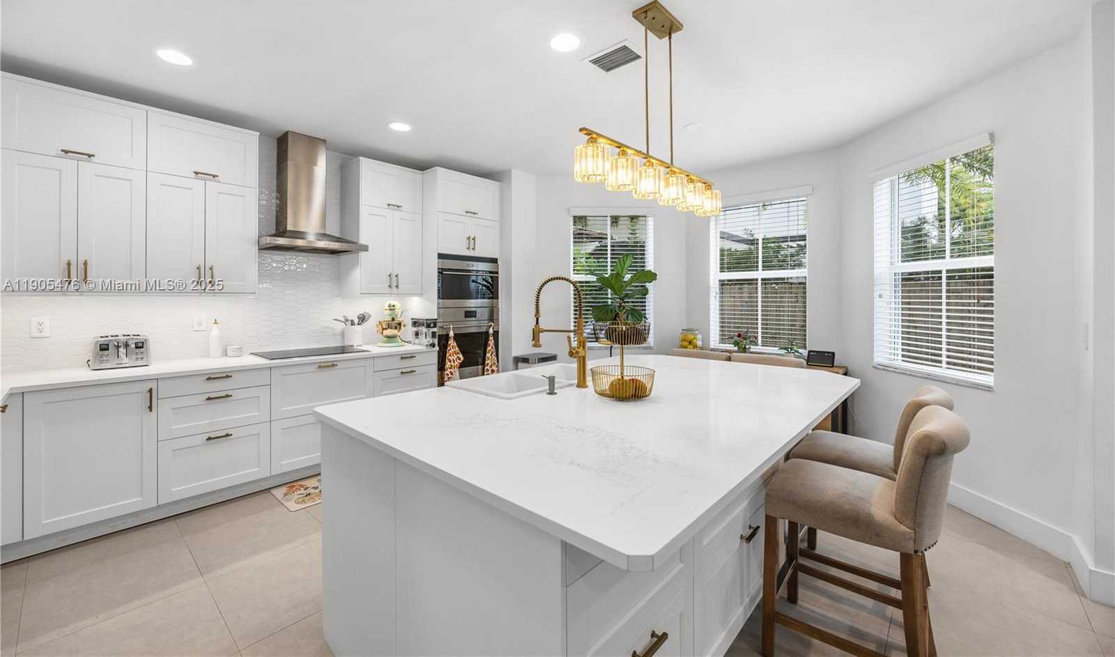 Small Image of 10470 NORTH WEST 69TH TER, Doral Number 25