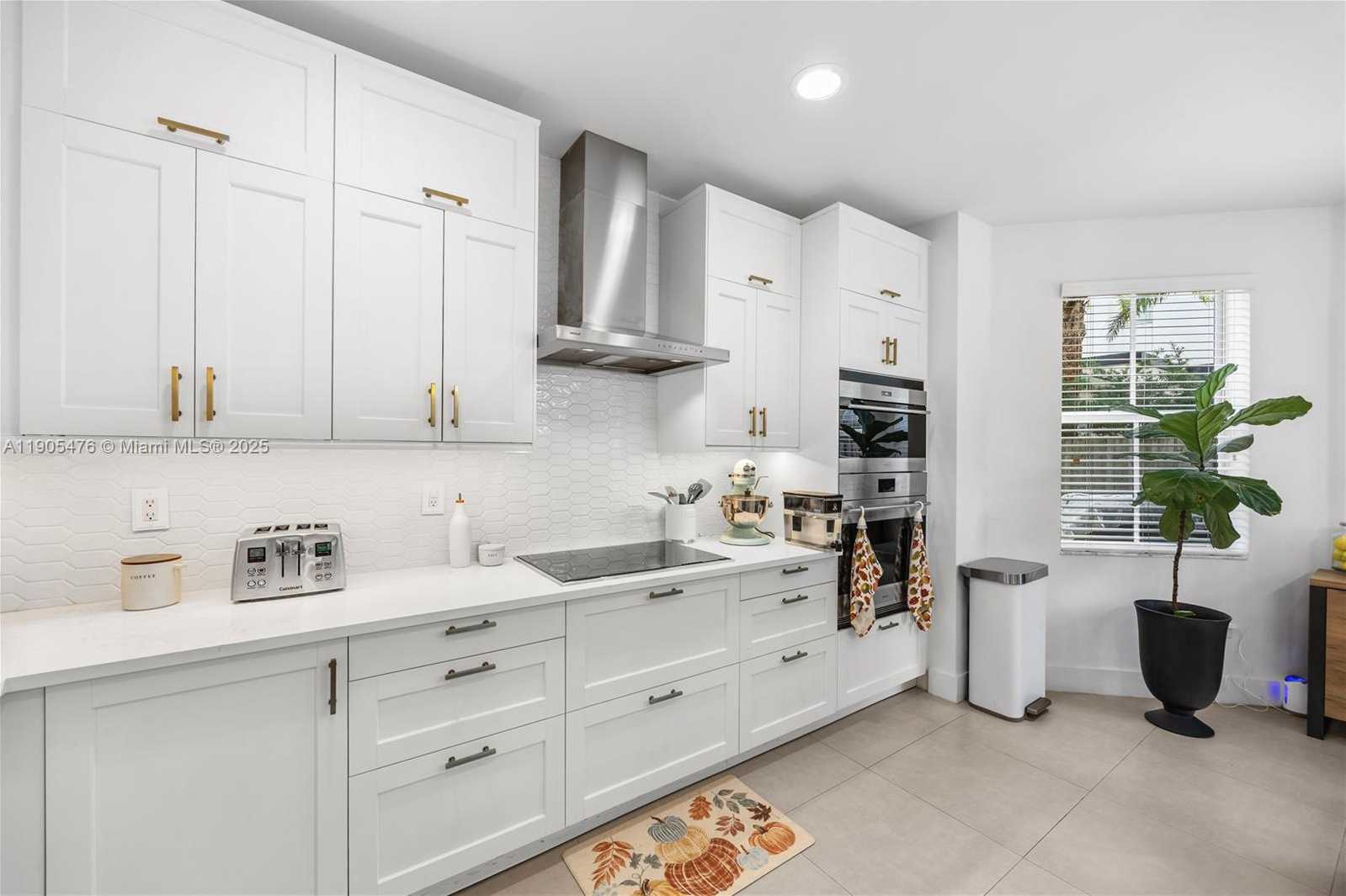 Small Image of 10470 NORTH WEST 69TH TER, Doral Number 27