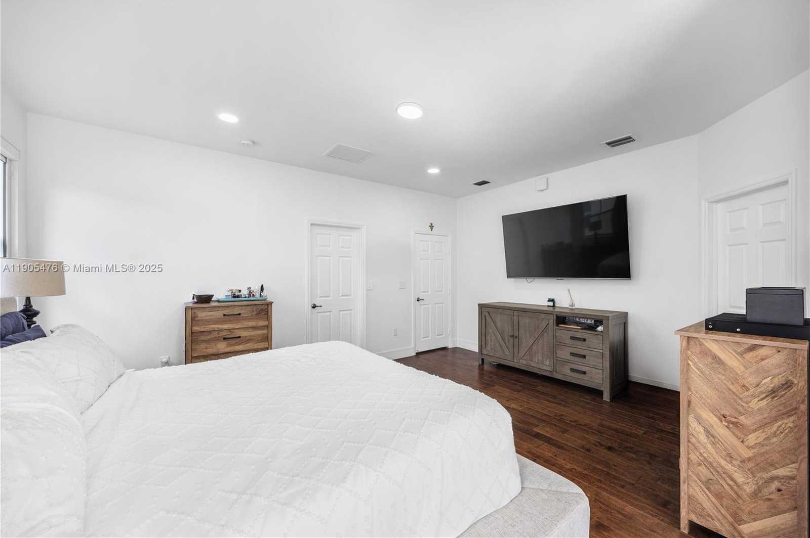 Small Image of 10470 NORTH WEST 69TH TER, Doral Number 42