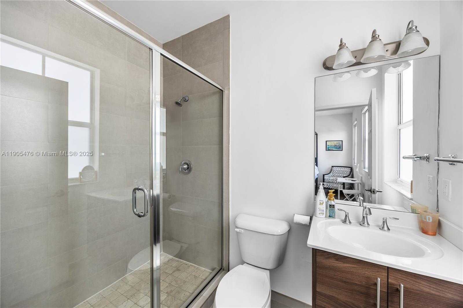 Small Image of 10470 NORTH WEST 69TH TER, Doral Number 57