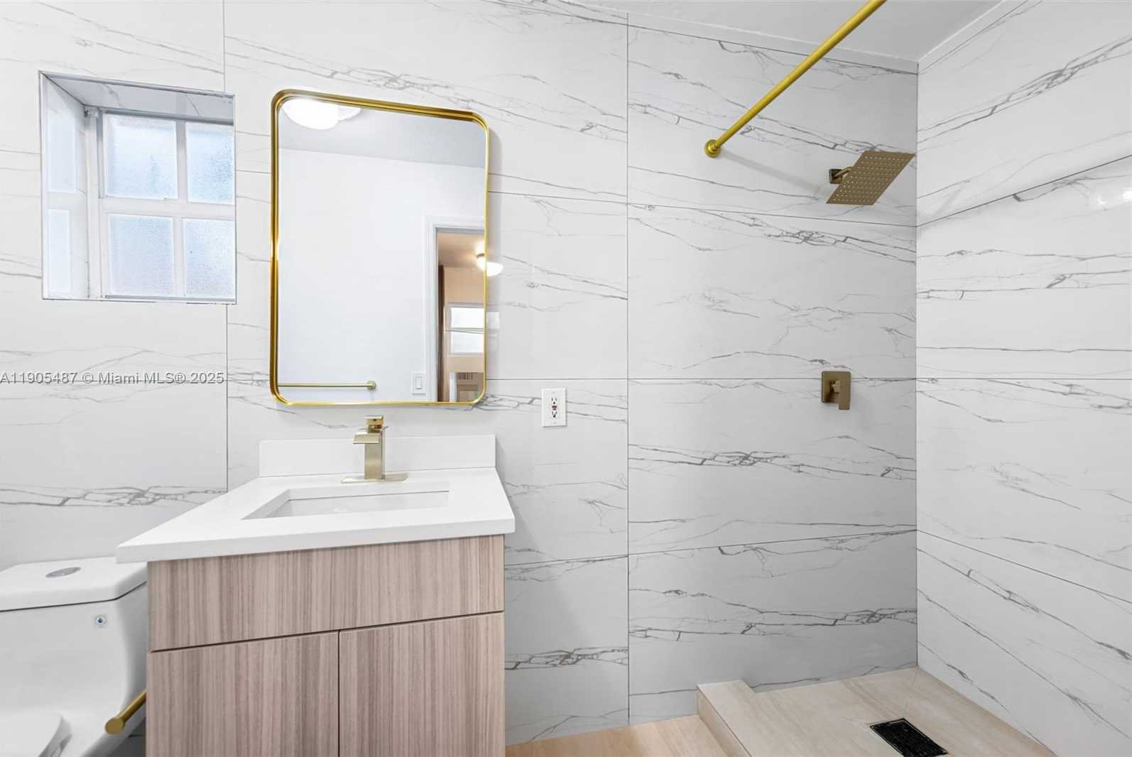 Small Image of 23 SOUTH WEST 8TH ST, Hallandale Beach Number 1