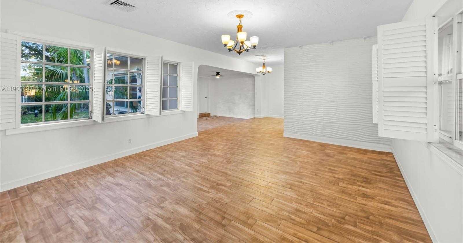 Small Image of 23 SOUTH WEST 8TH ST, Hallandale Beach Number 16