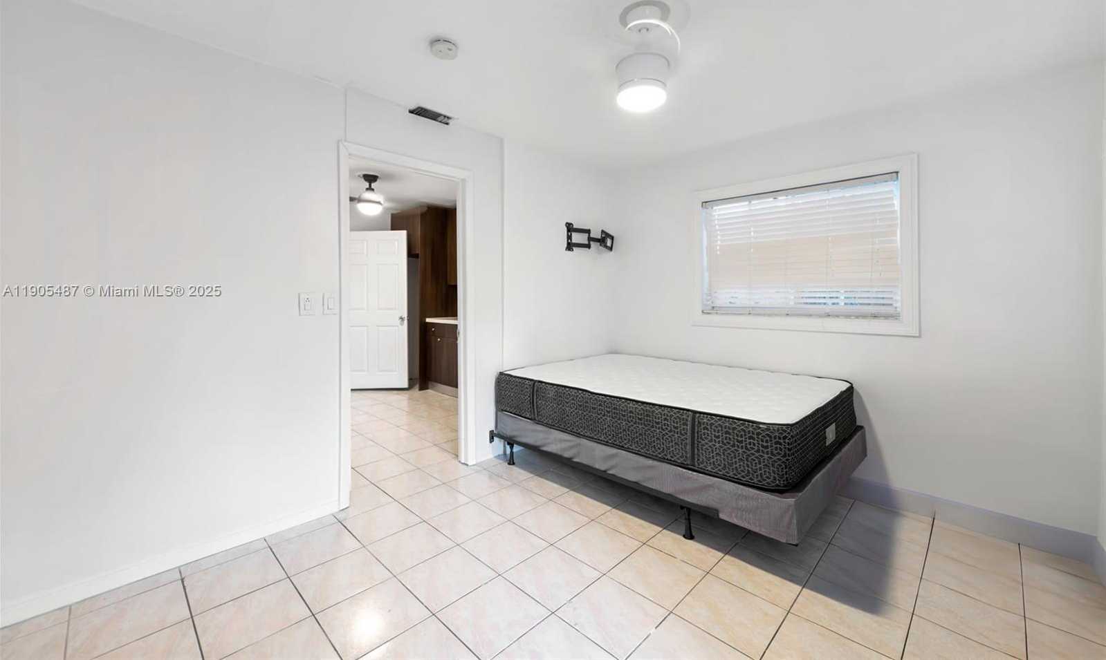 Small Image of 23 SOUTH WEST 8TH ST, Hallandale Beach Number 6