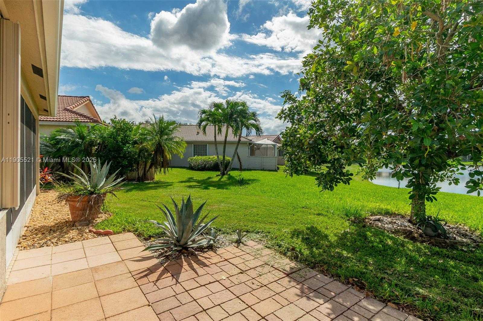 Small Image of 2675 CLIPPER CIR, West Palm Beach Number 27