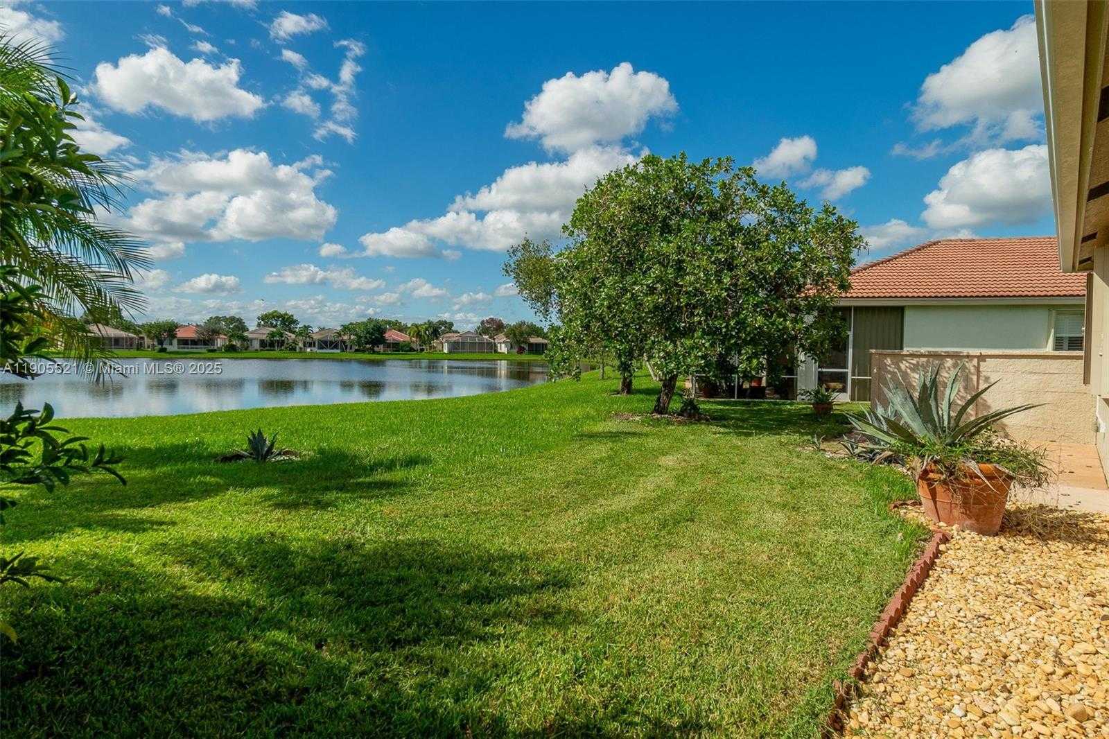 Small Image of 2675 CLIPPER CIR, West Palm Beach Number 28