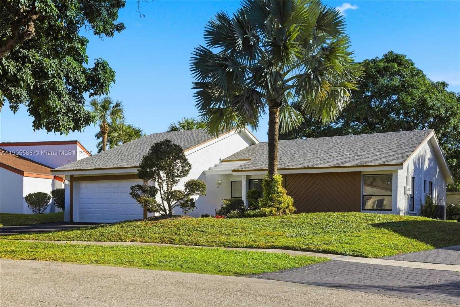 Small Image of 3580 NORTH WEST 73RD AVE, Lauderhill Number 3