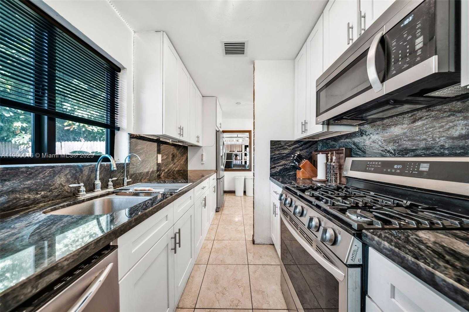 Small Image of 6515 SOUTH WEST 26TH ST, Miramar Number 7