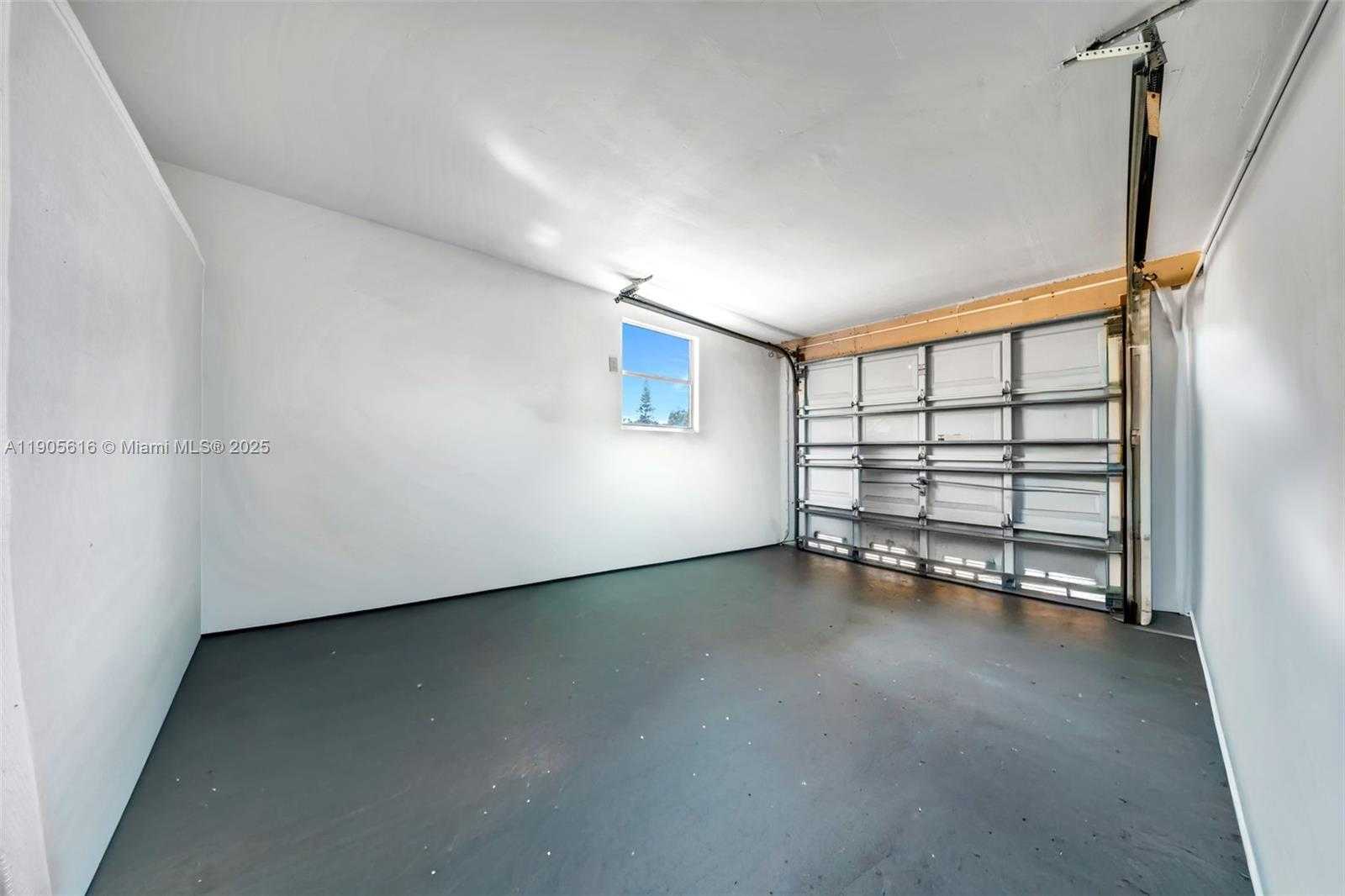 Small Image of 6515 SOUTH WEST 26TH ST, Miramar Number 9