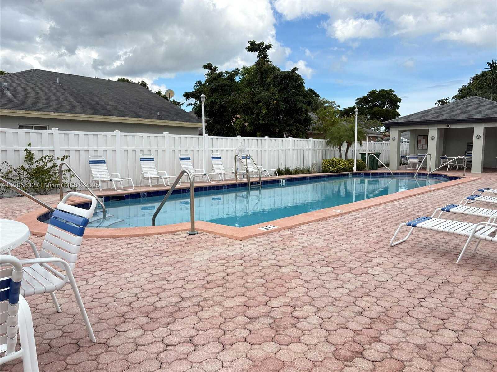 Small Image of 5916 WOODLAND POINT PL, Tamarac Number 17