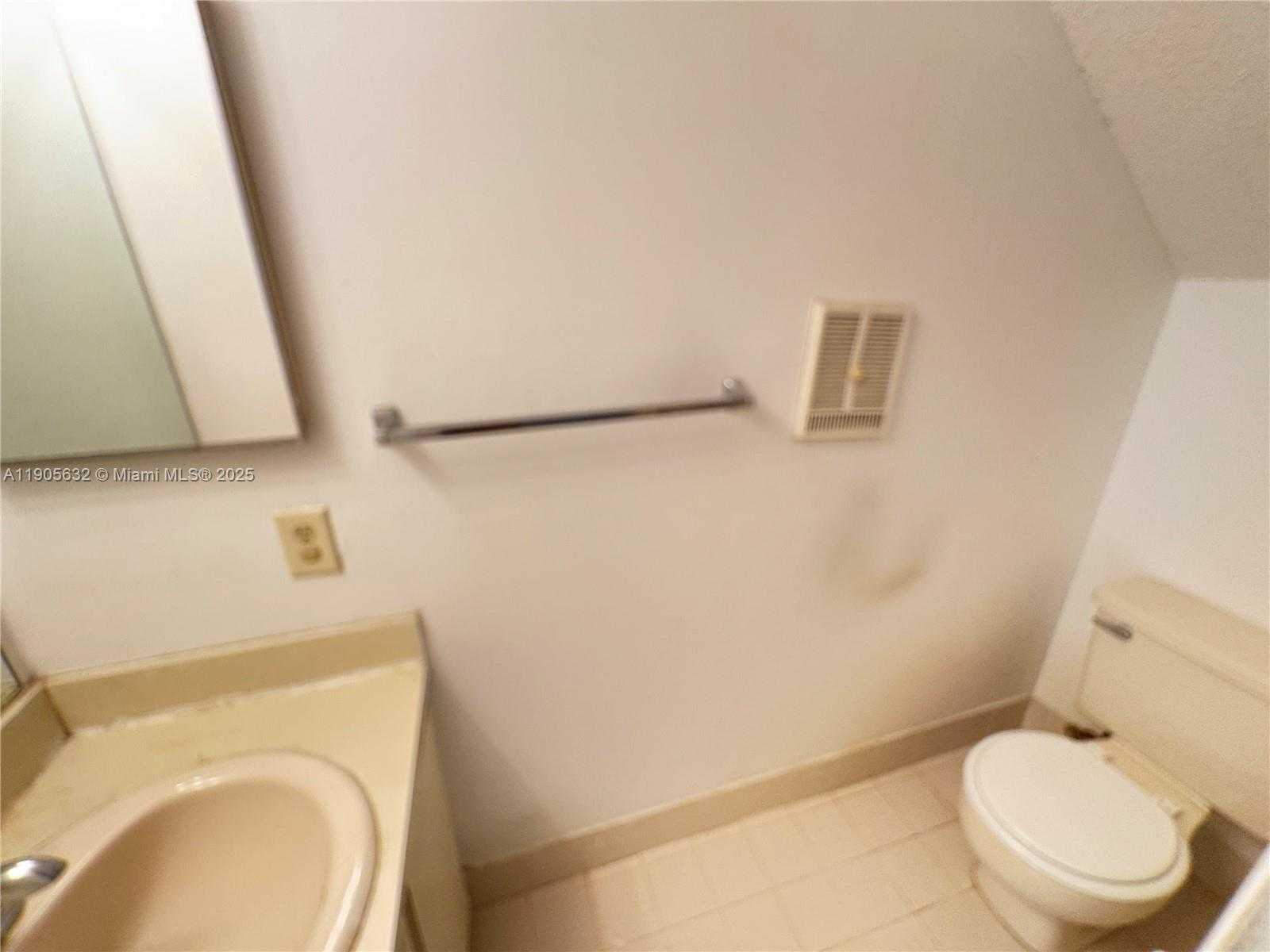 Small Image of 5916 WOODLAND POINT PL, Tamarac Number 8