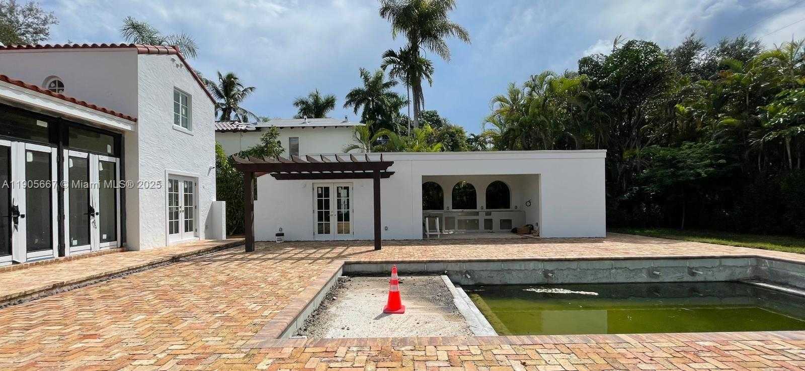 Small Image of 4100 MONSERRATE ST, Coral Gables Number 4