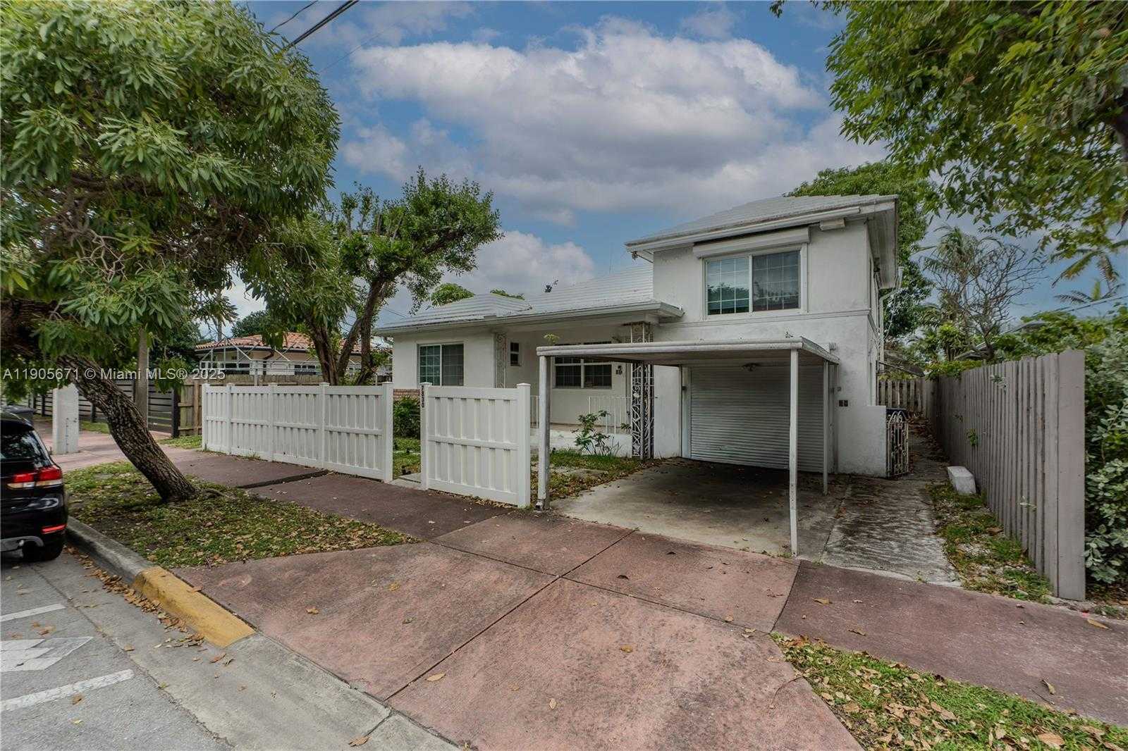 Small Image of 7830 HAWTHORNE AVE, Miami Beach Number 1