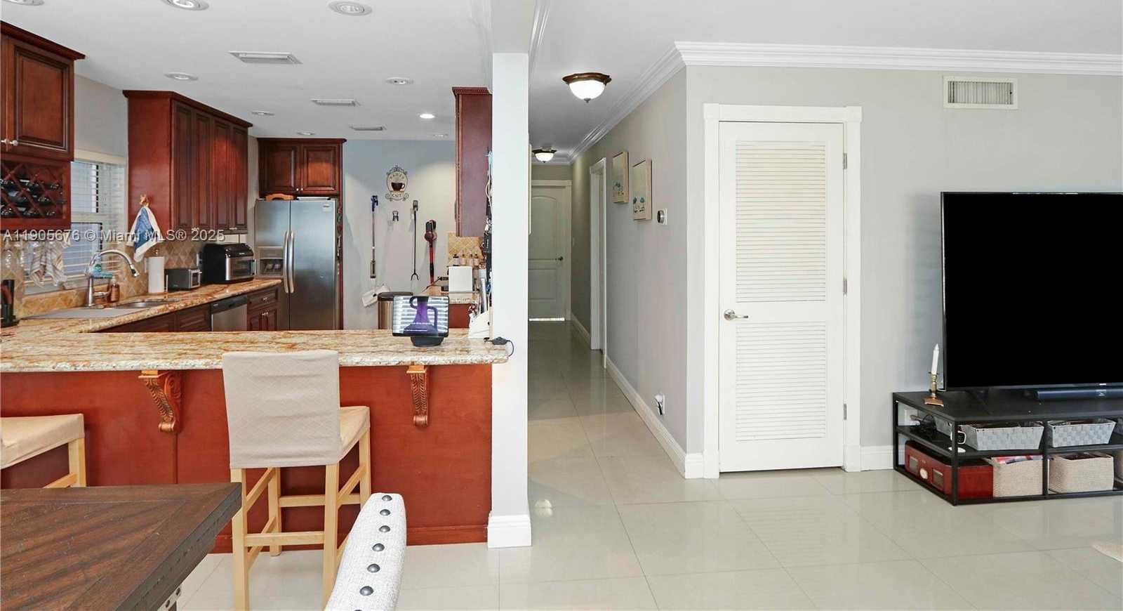 Small Image of 1441 GRANT ST, Hollywood Number 10