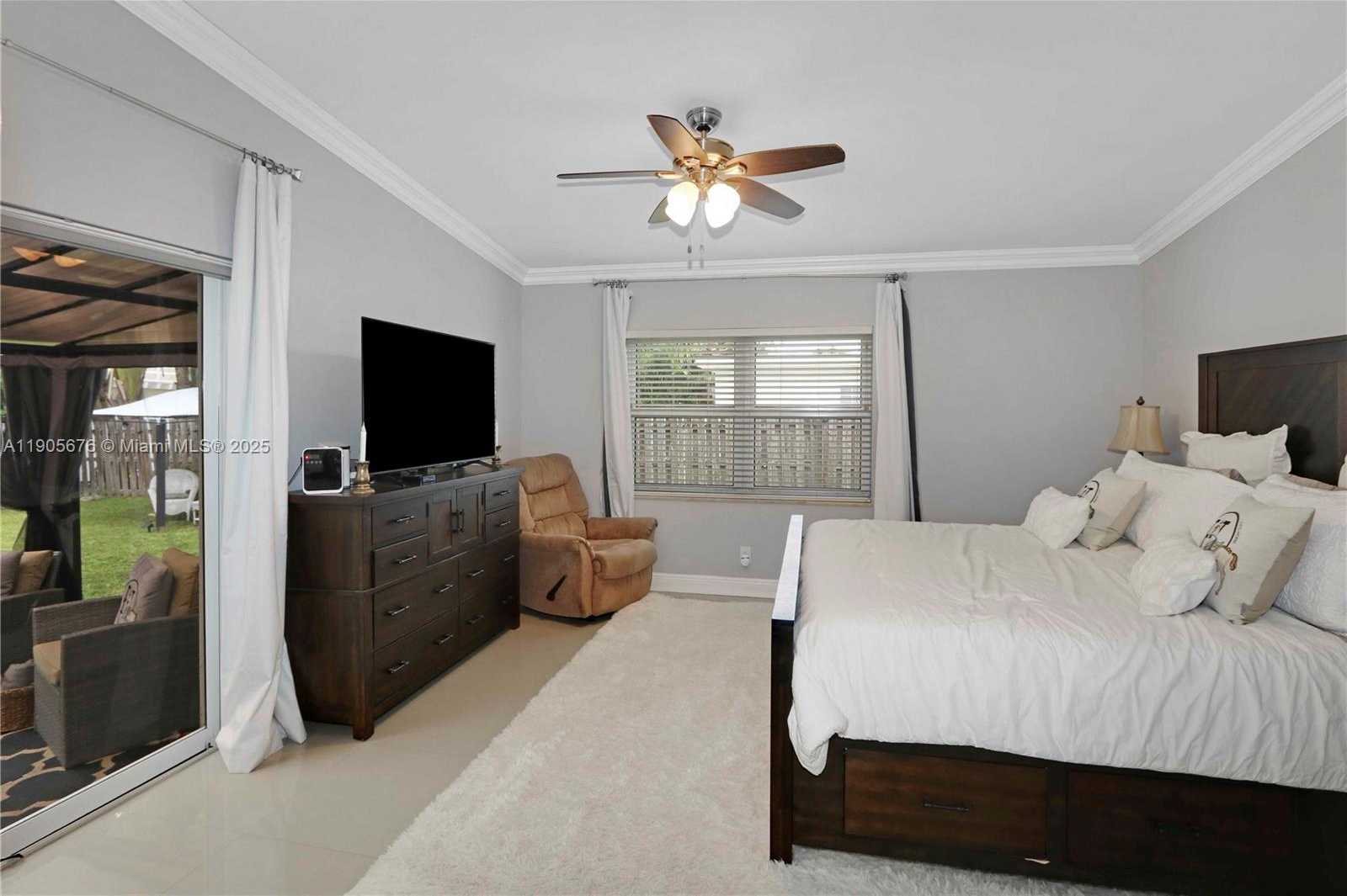 Small Image of 1441 GRANT ST, Hollywood Number 18