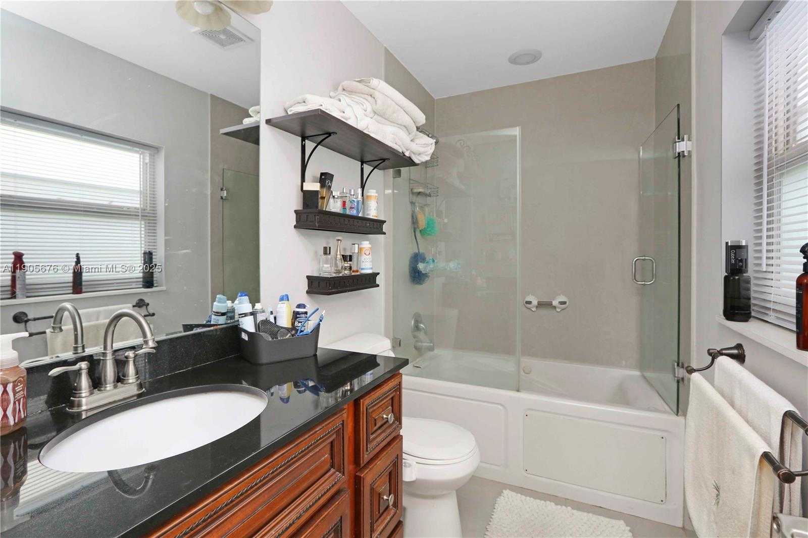 Small Image of 1441 GRANT ST, Hollywood Number 19