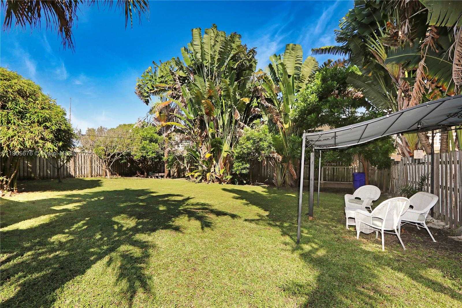 Small Image of 1441 GRANT ST, Hollywood Number 24