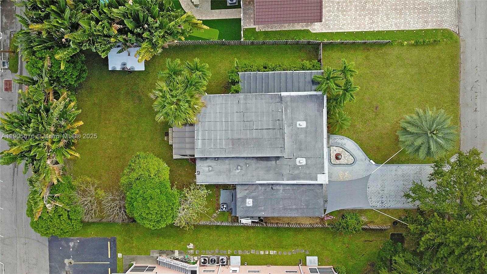 Small Image of 1441 GRANT ST, Hollywood Number 28