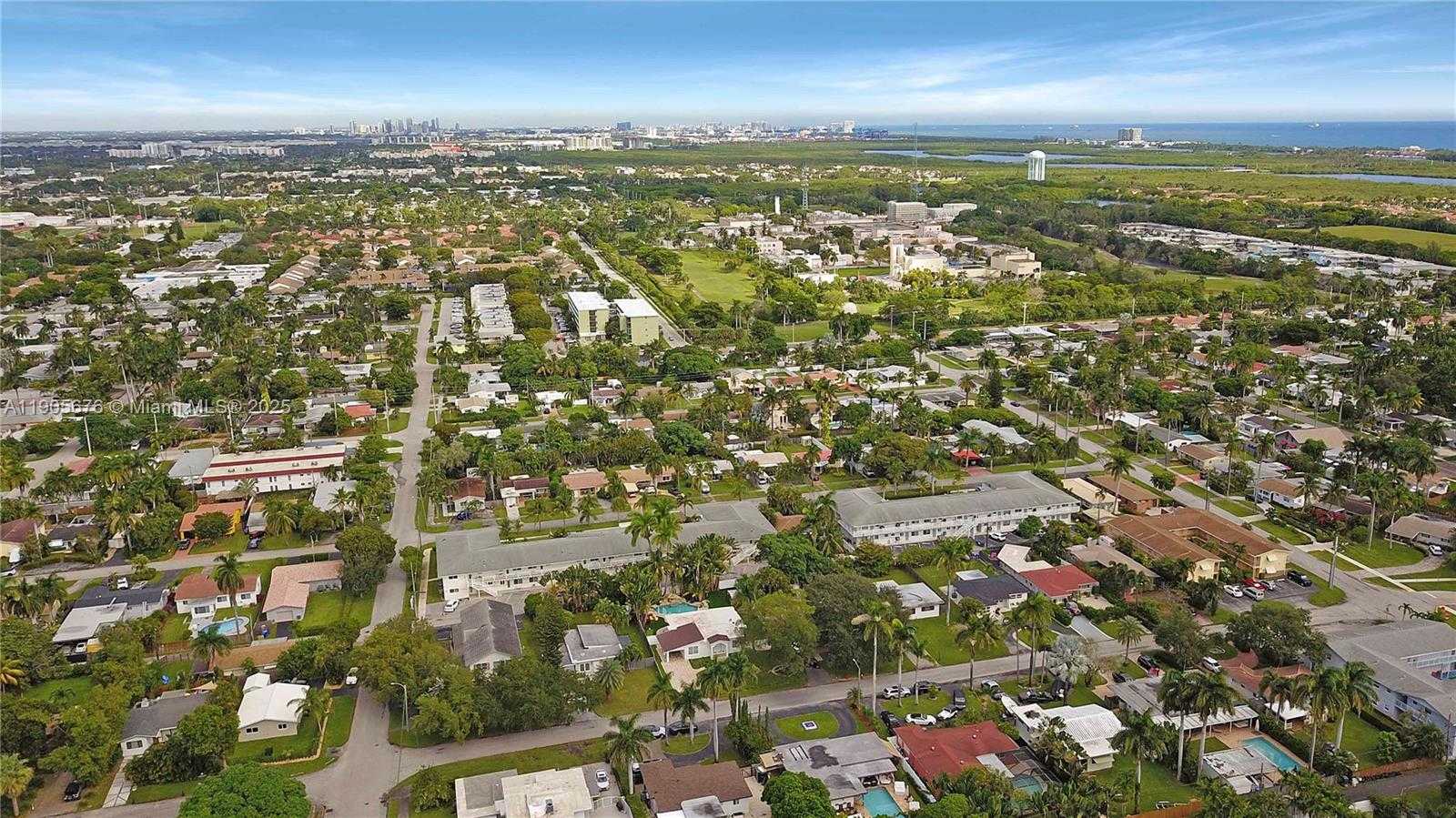 Small Image of 1441 GRANT ST, Hollywood Number 34