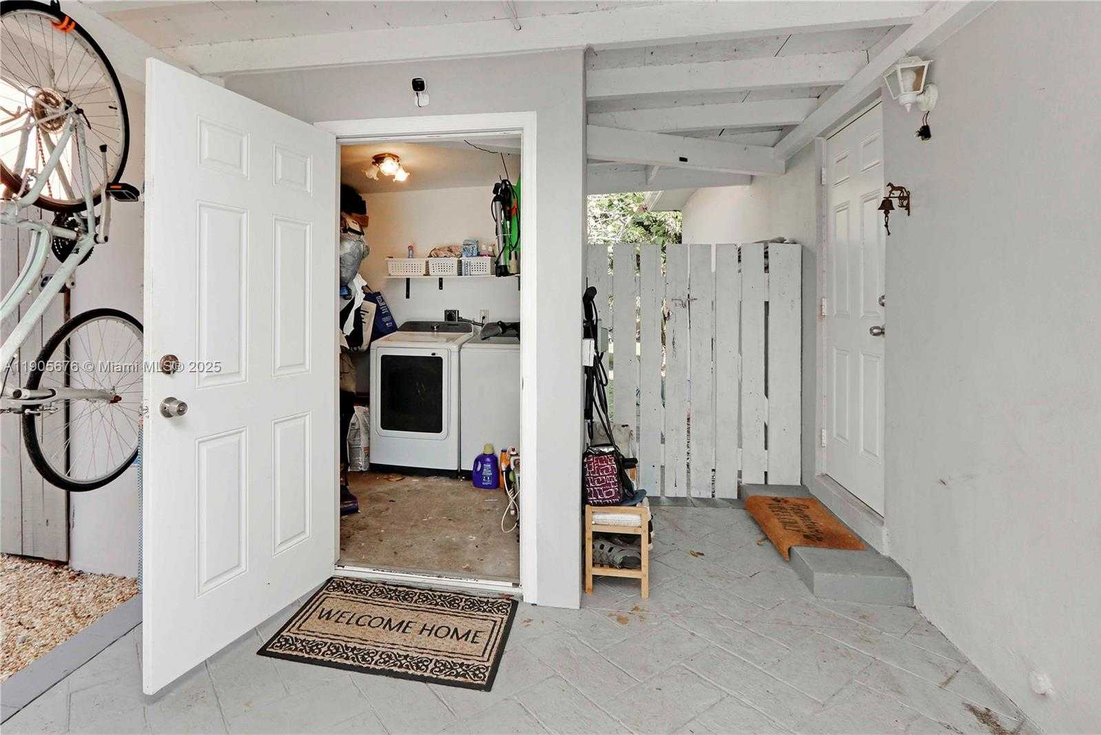 Small Image of 1441 GRANT ST, Hollywood Number 38