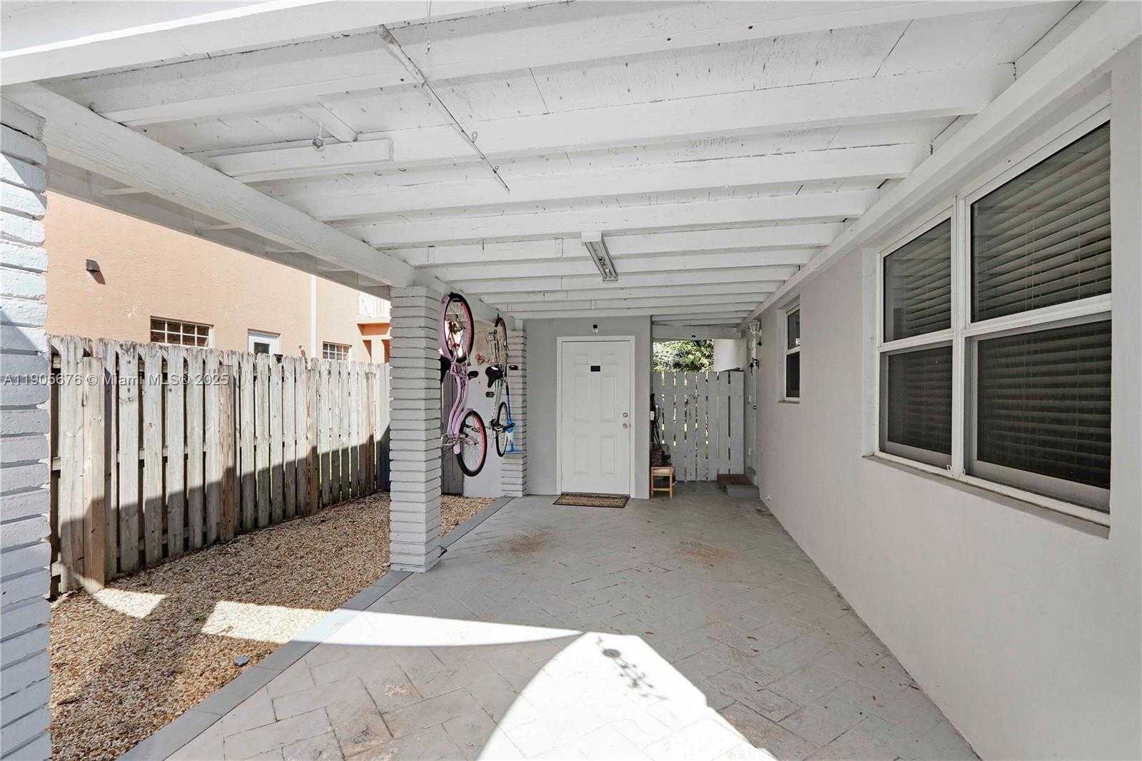 Small Image of 1441 GRANT ST, Hollywood Number 4