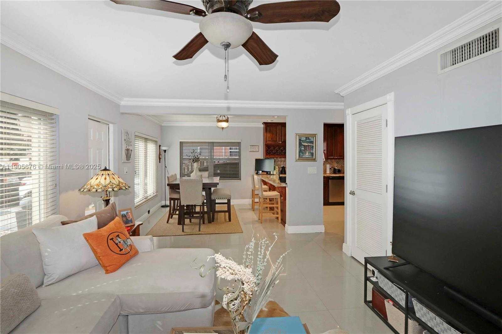 Small Image of 1441 GRANT ST, Hollywood Number 5