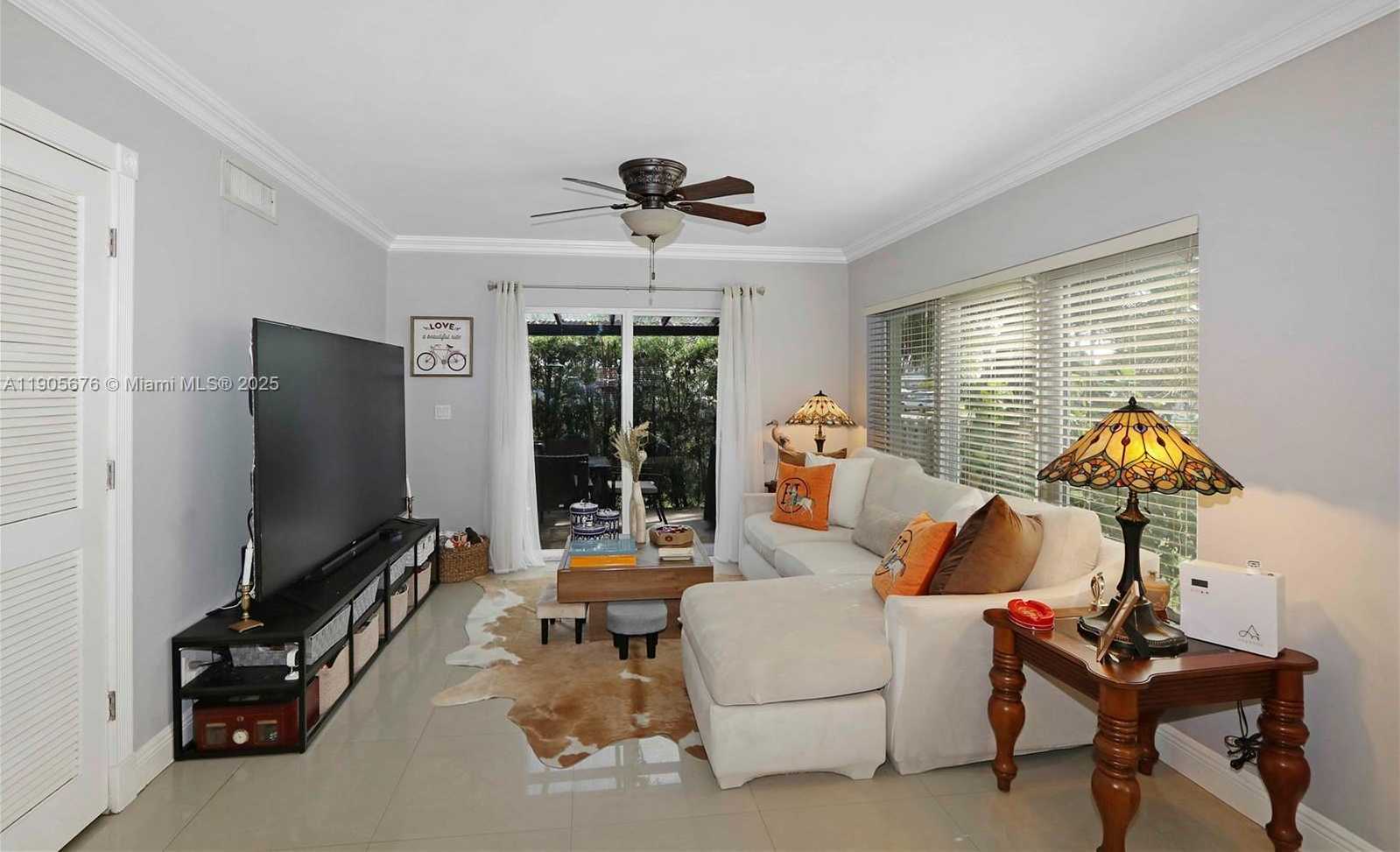 Small Image of 1441 GRANT ST, Hollywood Number 6