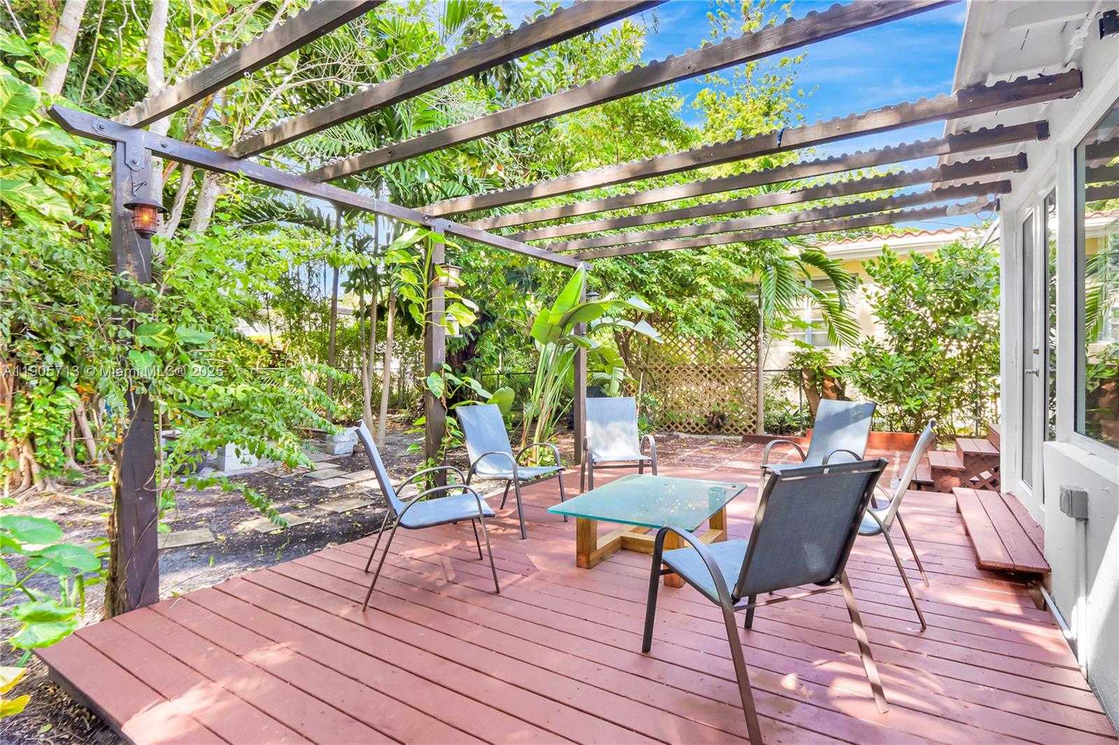 Small Image of 912 WALLACE ST, Coral Gables Number 12