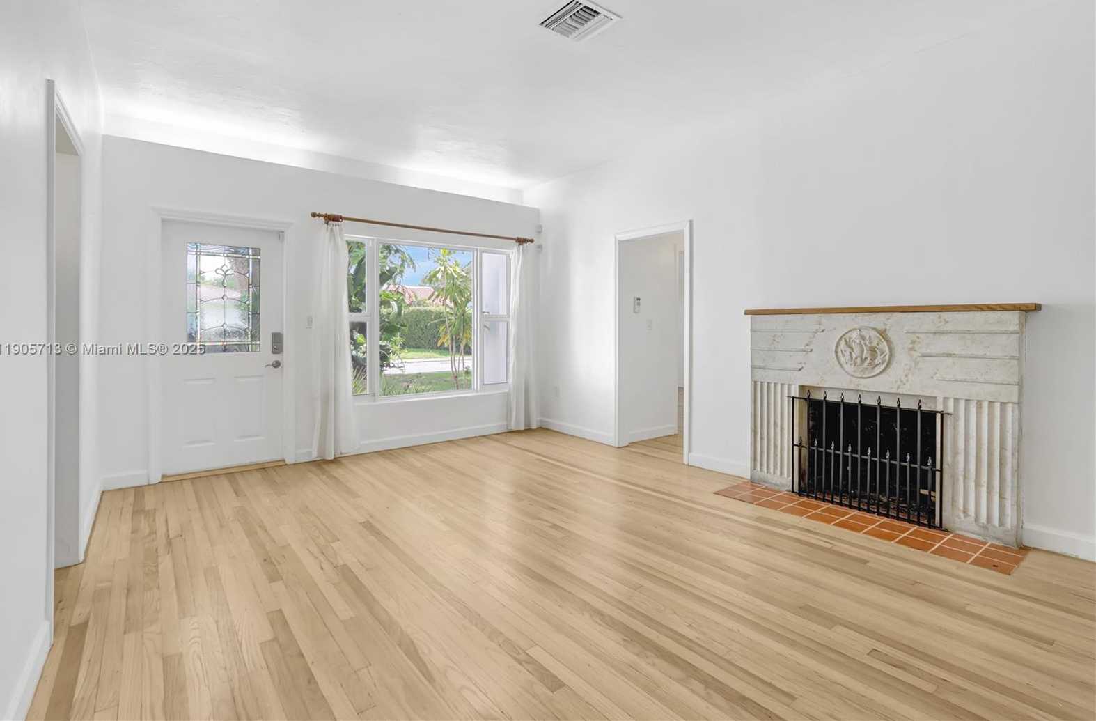 Small Image of 912 WALLACE ST, Coral Gables Number 3