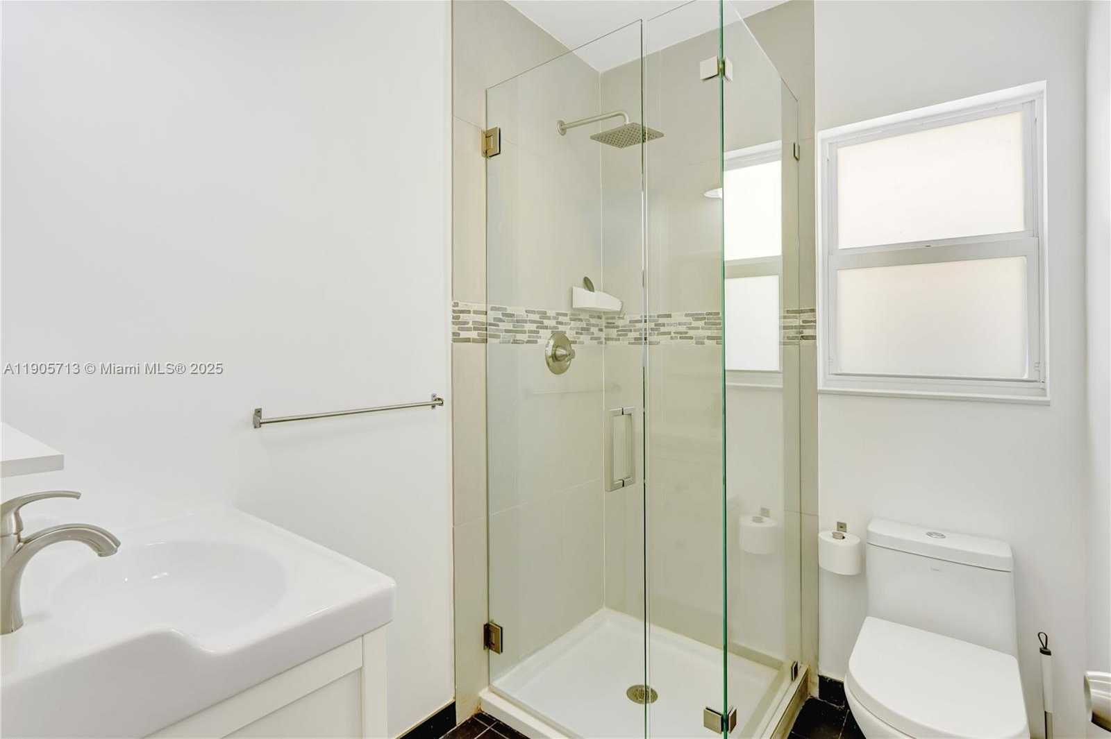 Small Image of 912 WALLACE ST, Coral Gables Number 7