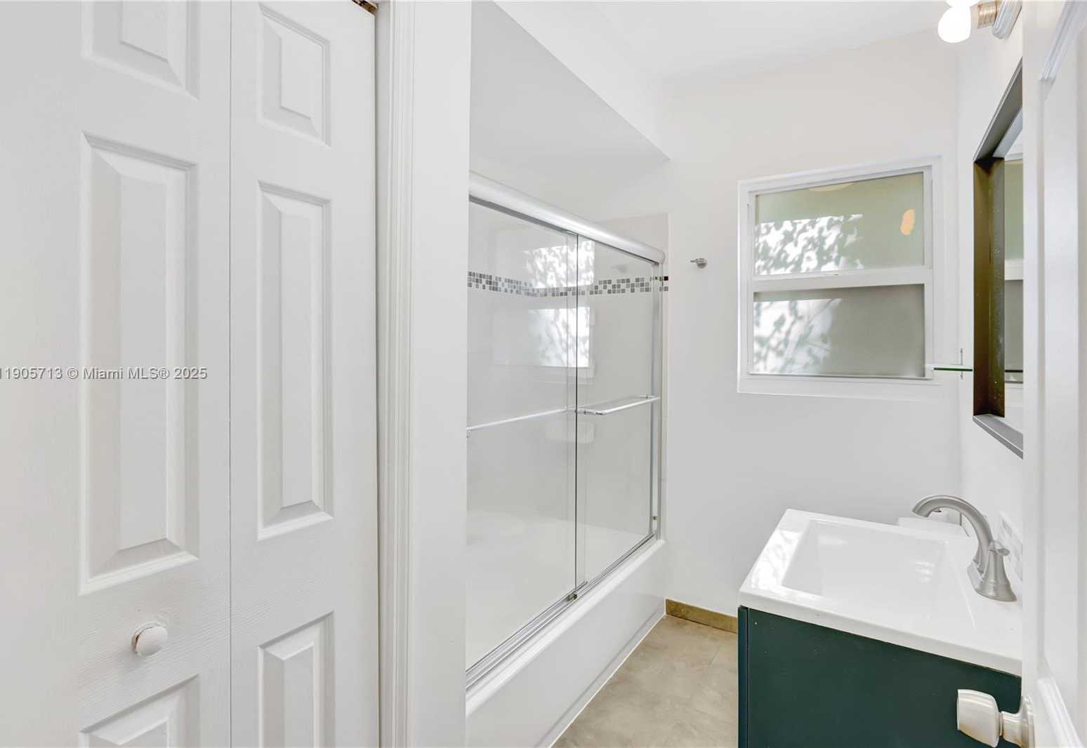 Small Image of 912 WALLACE ST, Coral Gables Number 9