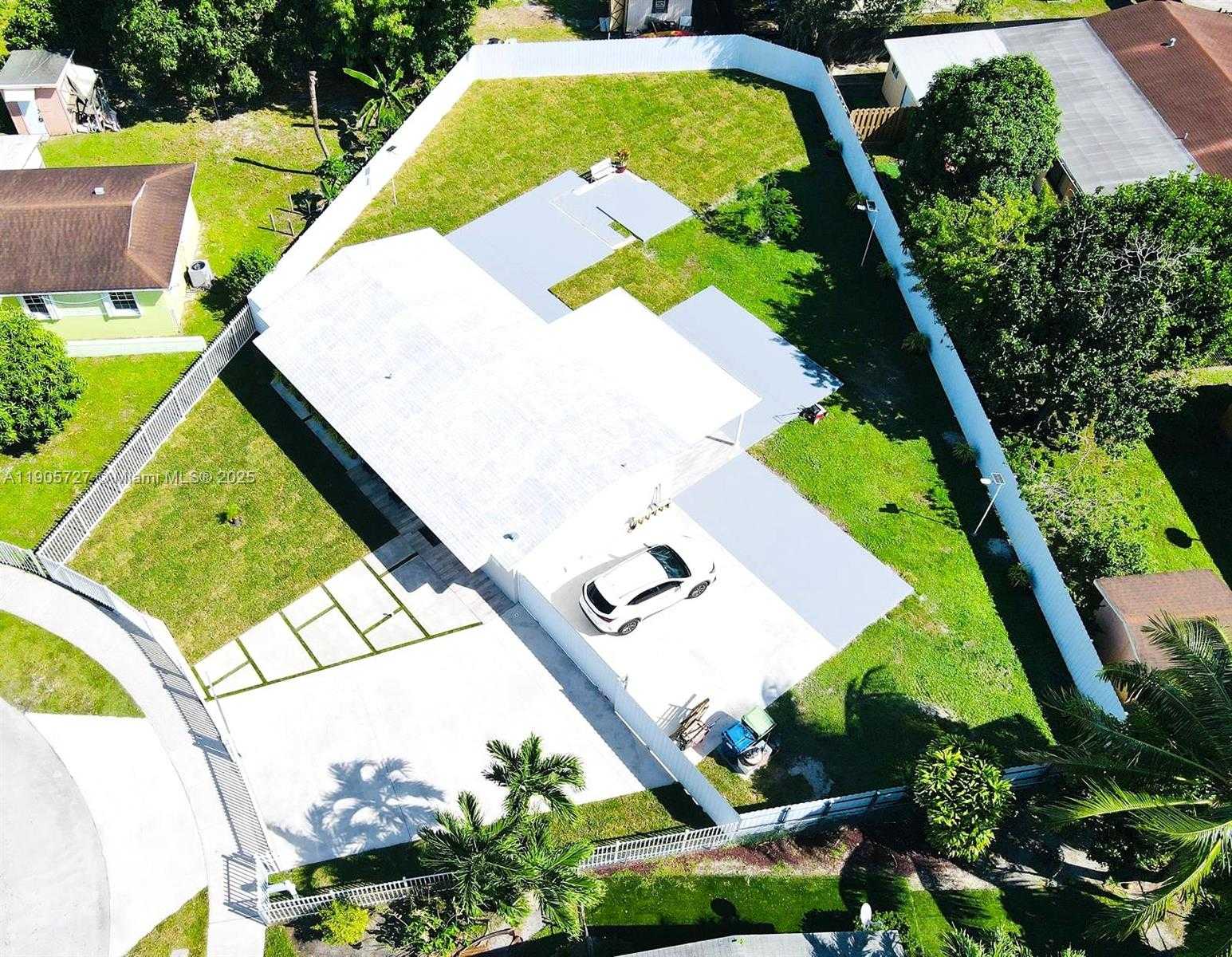 Small Image of 4384 NORTH WEST 202ND ST, Miami Gardens Number 36