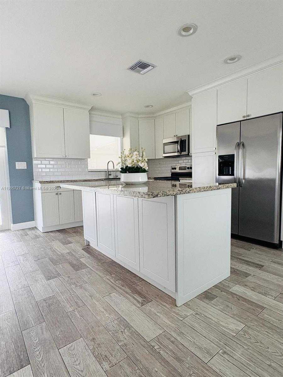 Small Image of 4384 NORTH WEST 202ND ST, Miami Gardens Number 5