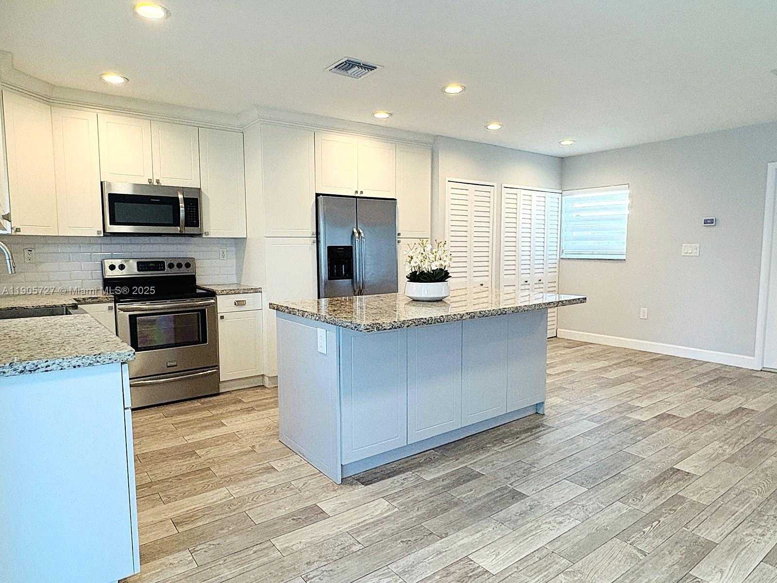 Small Image of 4384 NORTH WEST 202ND ST, Miami Gardens Number 6