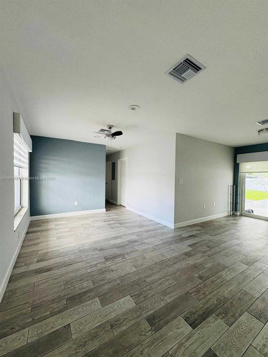 Small Image of 4384 NORTH WEST 202ND ST, Miami Gardens Number 8