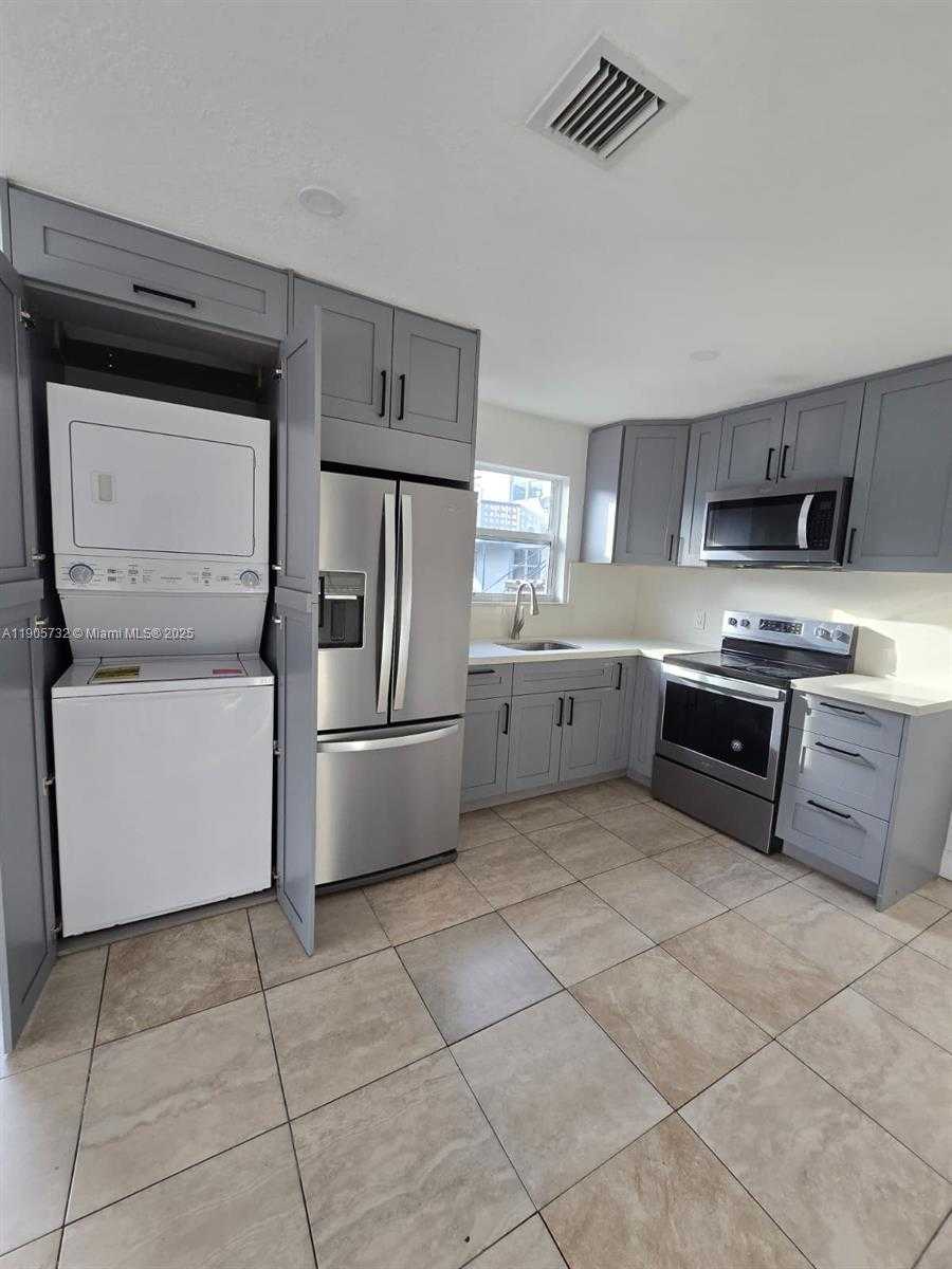 Small Image of 719 21ST ST, West Palm Beach Number 2