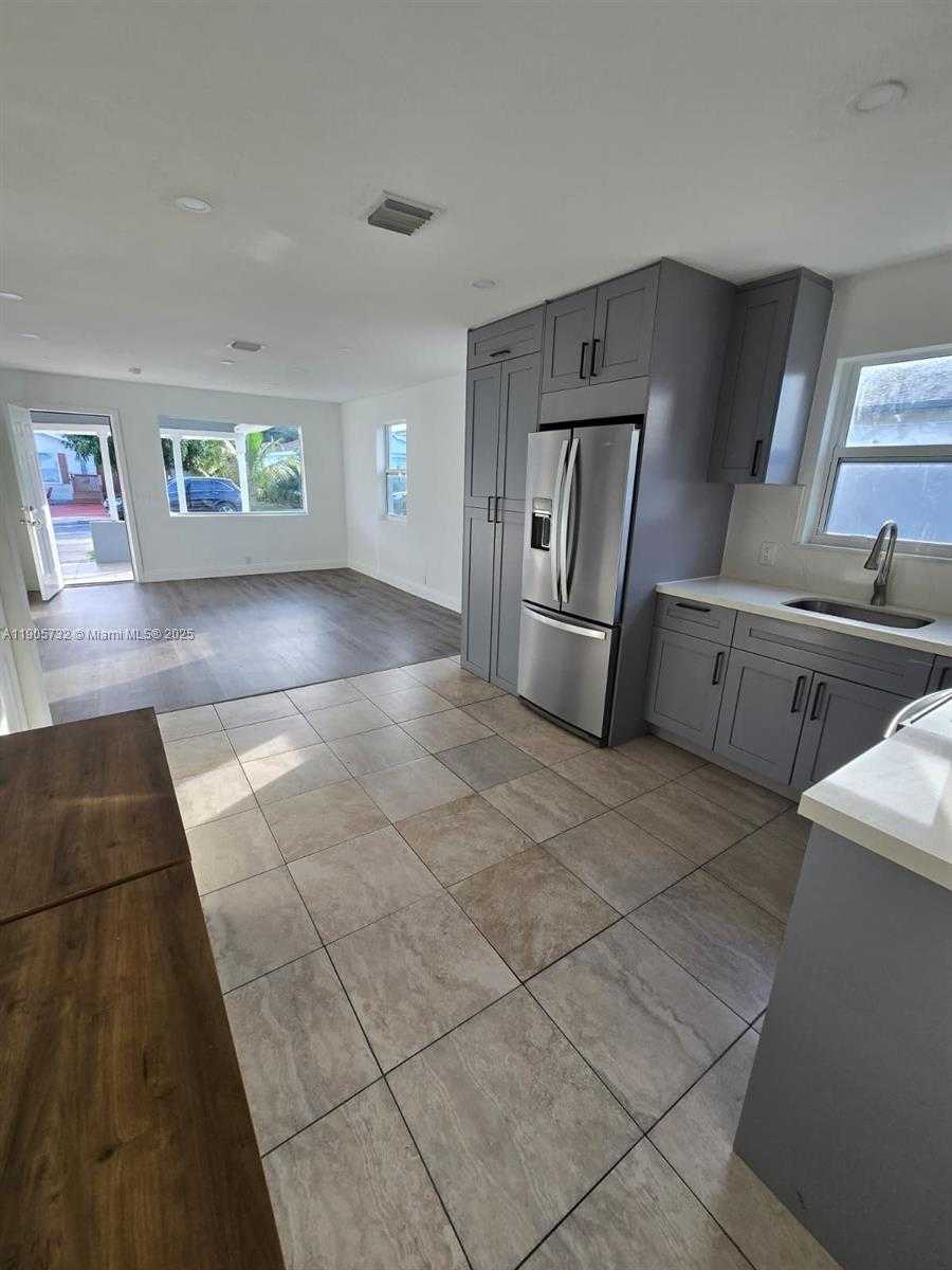 Small Image of 719 21ST ST, West Palm Beach Number 3