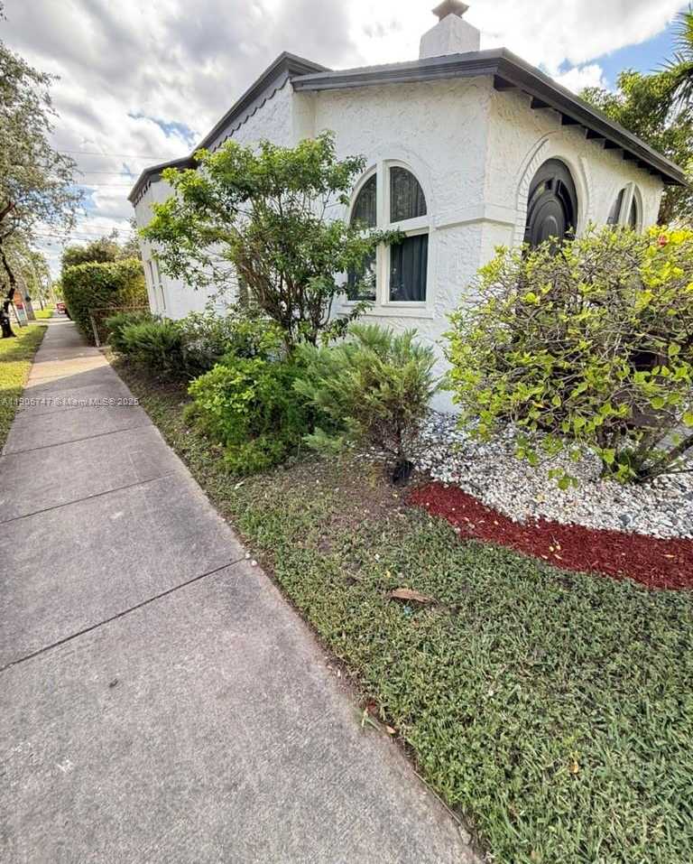 Small Image of 1700 DEWEY ST, Hollywood Number 2