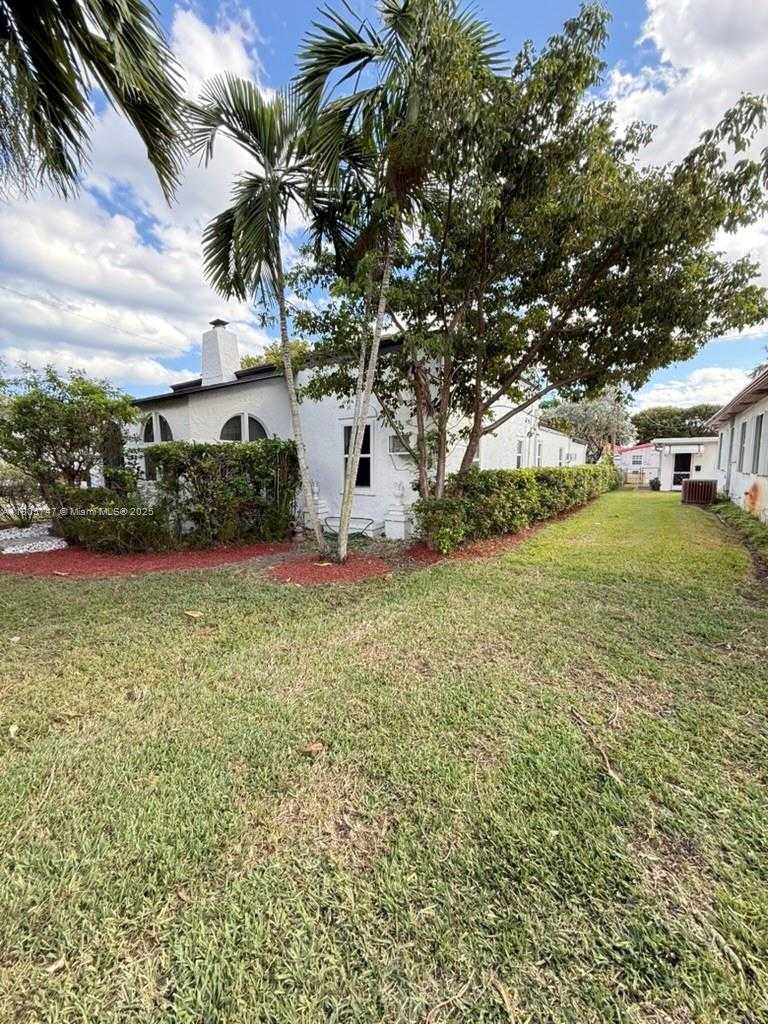 Small Image of 1700 DEWEY ST, Hollywood Number 3