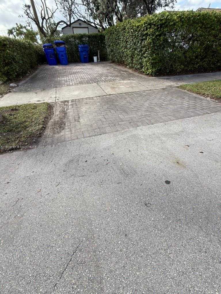 Small Image of 1700 DEWEY ST, Hollywood Number 8