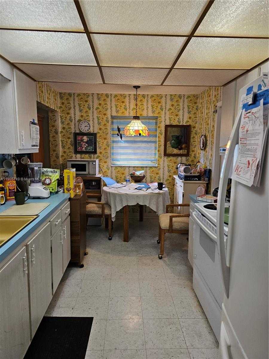 Small Image of 2300 SOUTH WEST 19TH AVE, Boynton Beach Number 6