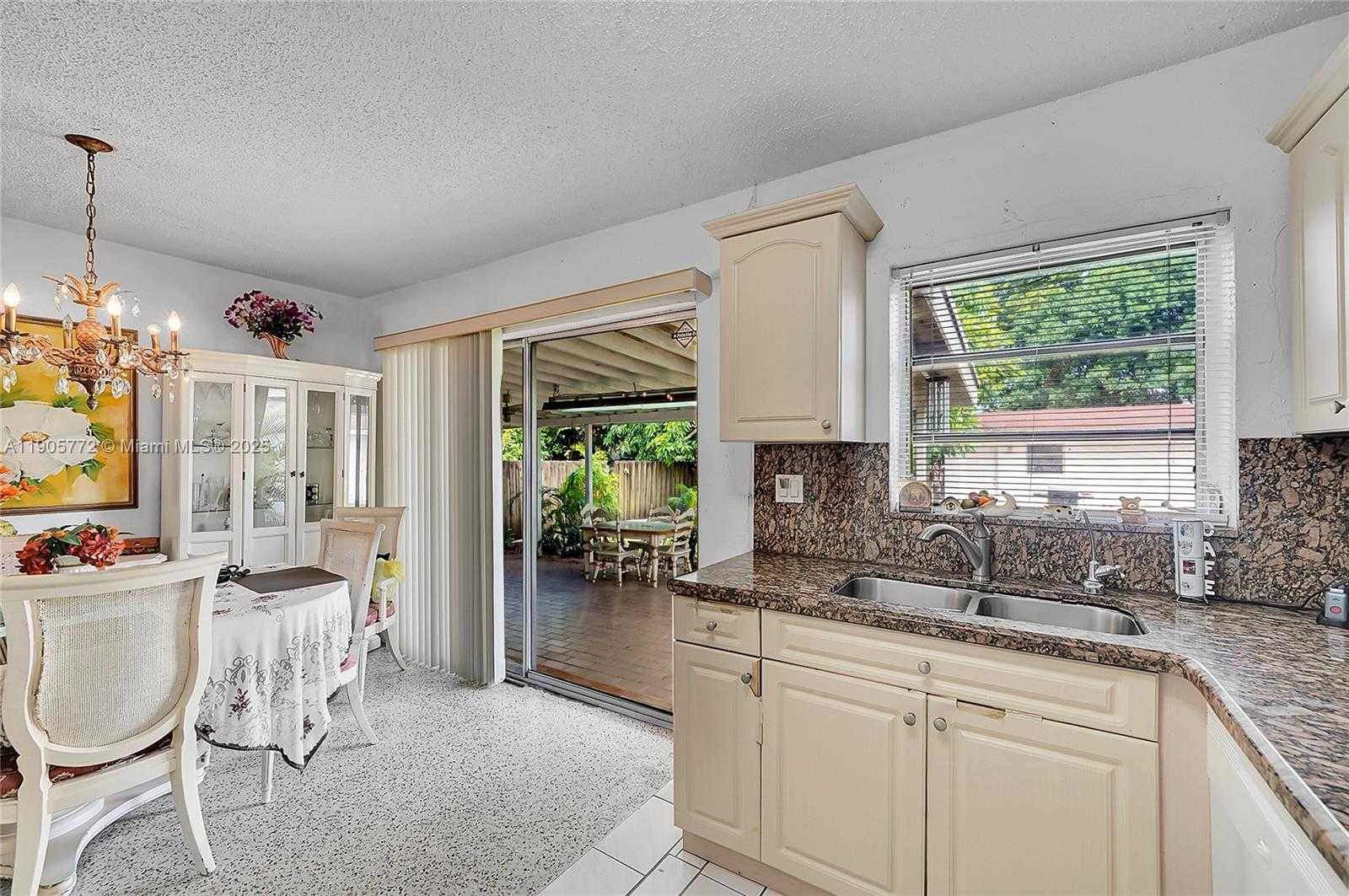 Small Image of 671 EAST 53RD ST, Hialeah Number 11