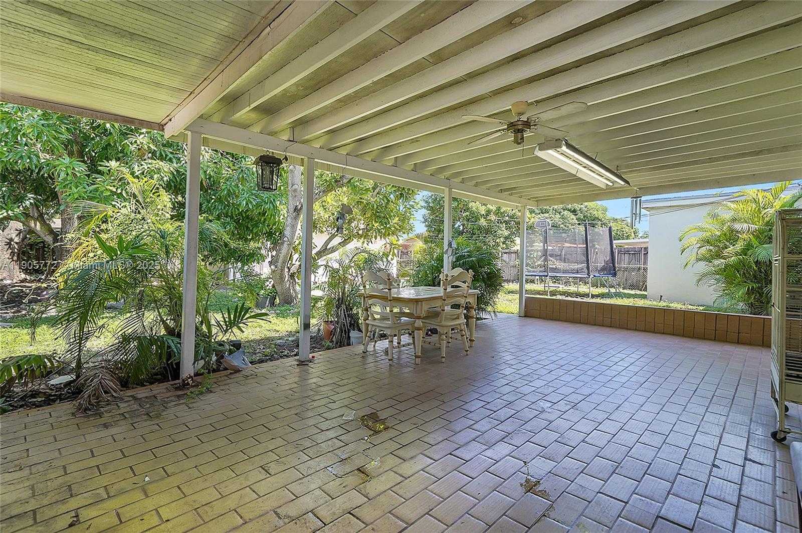 Small Image of 671 EAST 53RD ST, Hialeah Number 26