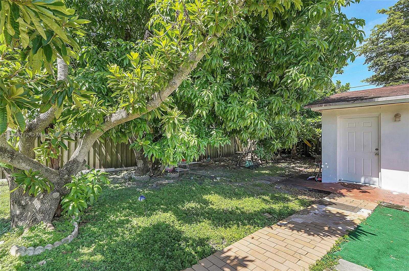 Small Image of 671 EAST 53RD ST, Hialeah Number 28