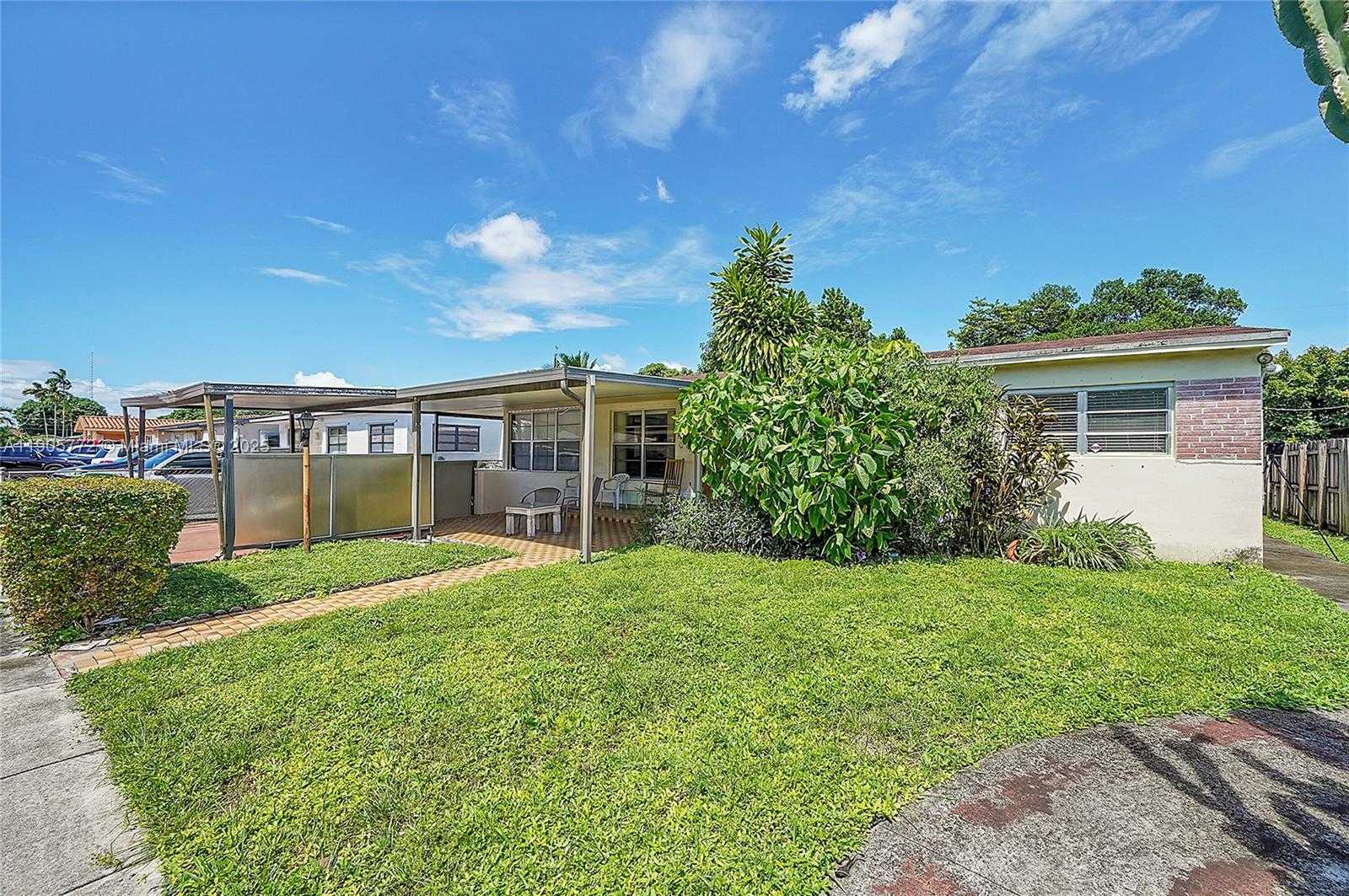 Small Image of 671 EAST 53RD ST, Hialeah Number 3