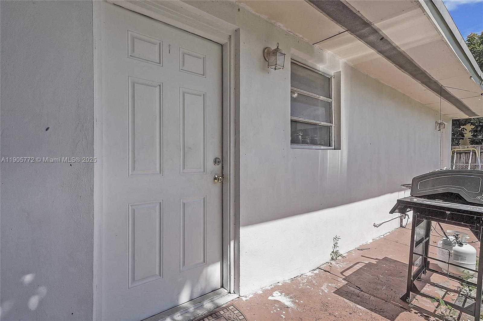 Small Image of 671 EAST 53RD ST, Hialeah Number 32