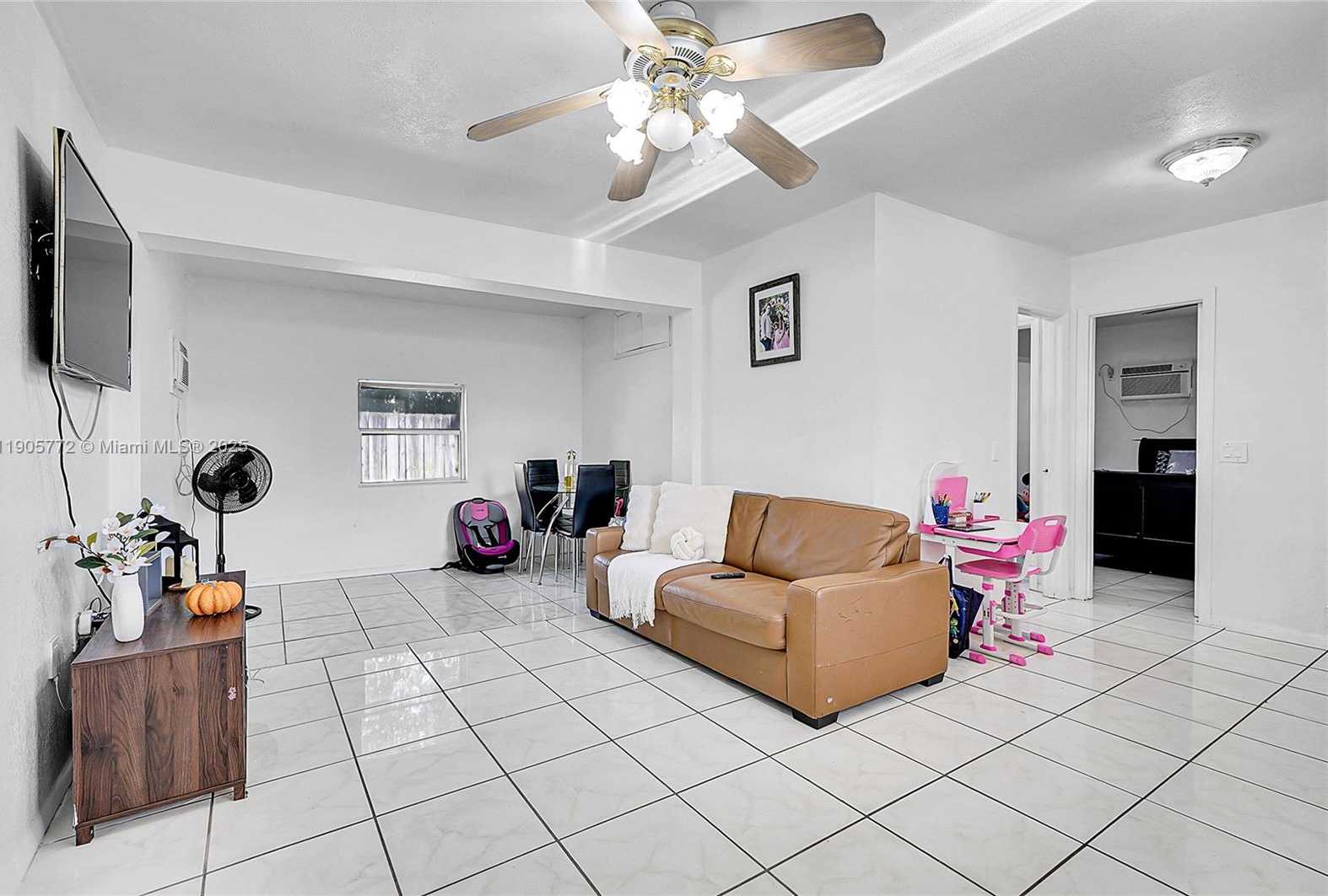 Small Image of 671 EAST 53RD ST, Hialeah Number 33