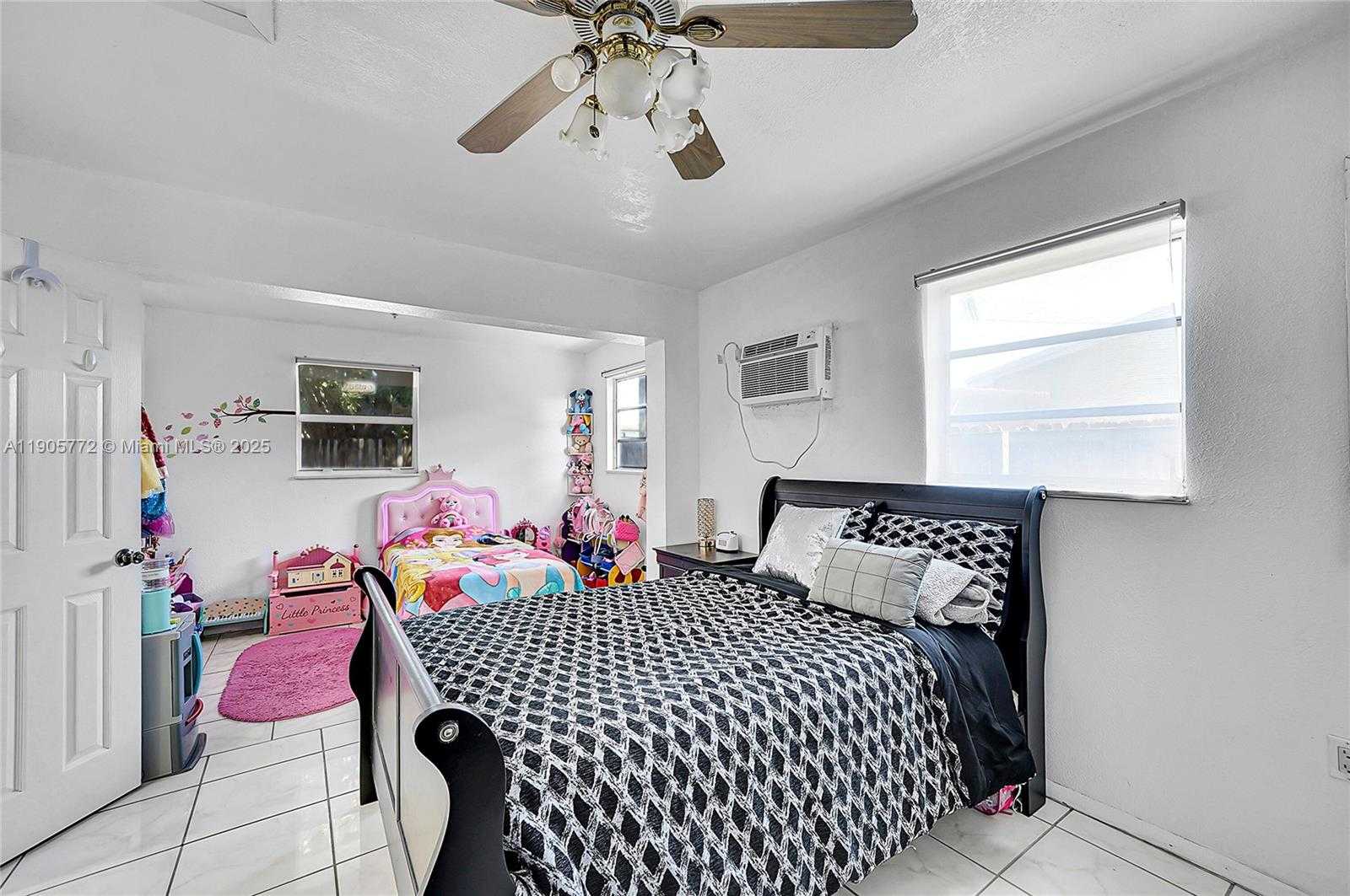 Small Image of 671 EAST 53RD ST, Hialeah Number 37